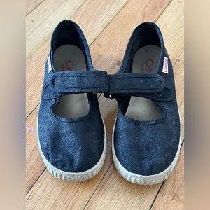 Black Cienta Mary Janes size 28 (10.5)